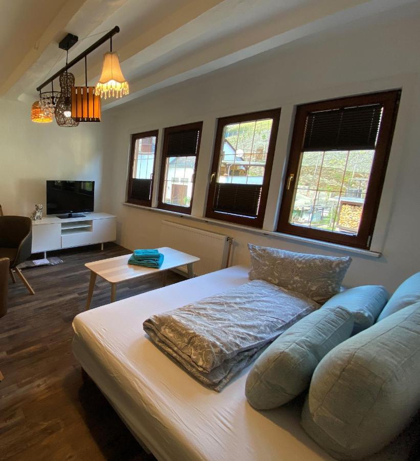 Schoene Ferienwohnung Burgruine Fachwerkhaus บาคาราค ภายนอก รูปภาพ