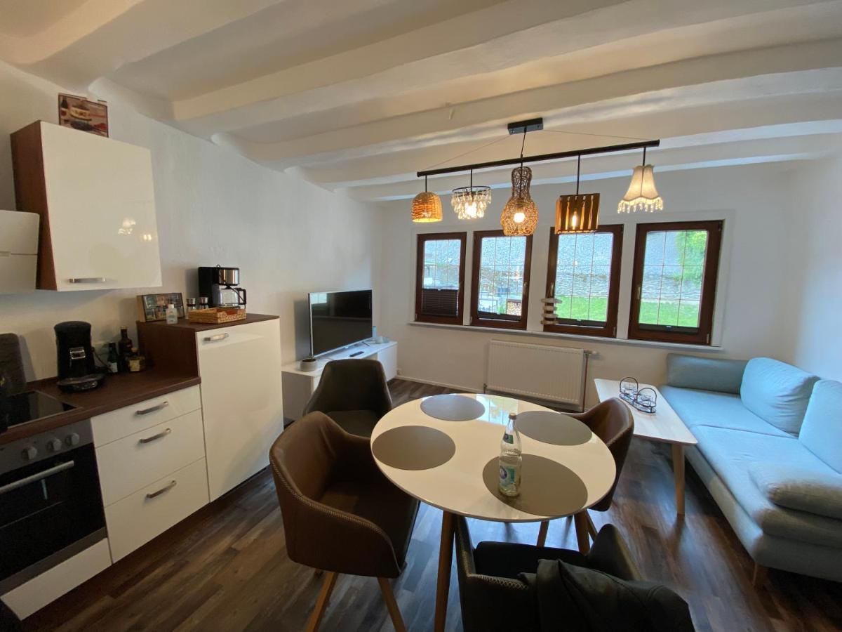 Schoene Ferienwohnung Burgruine Fachwerkhaus บาคาราค ภายนอก รูปภาพ